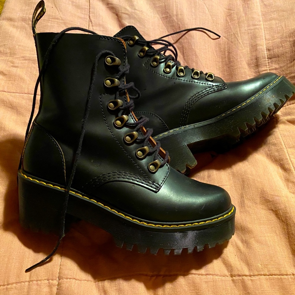 Dr Martens Leona Vintage Combat Boot Black